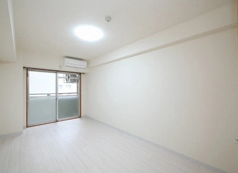 アーデン新大阪の居間・リビング