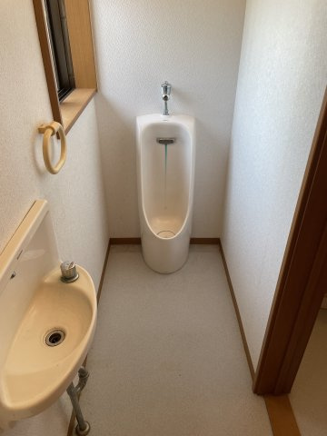 高島市安曇川町常磐木中古戸建のトイレ