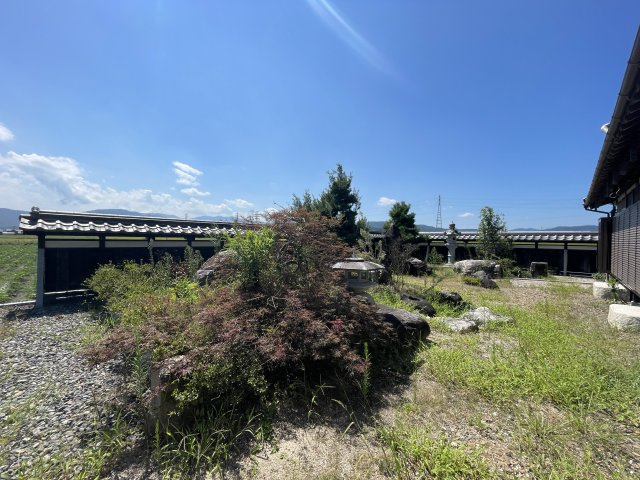 高島市安曇川町常磐木中古戸建の庭