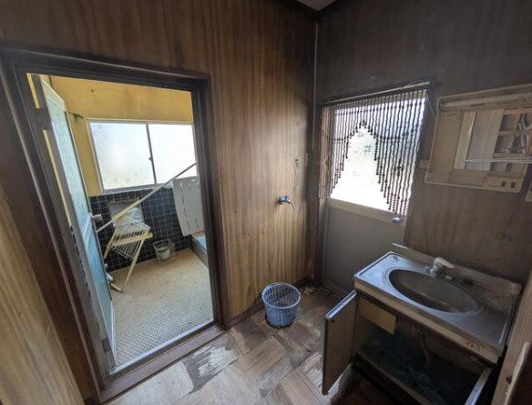 勝山市元町３丁目　中古戸建の洗面所