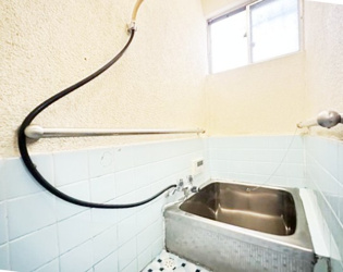 尼崎市西立花町1丁目中古戸建の浴室