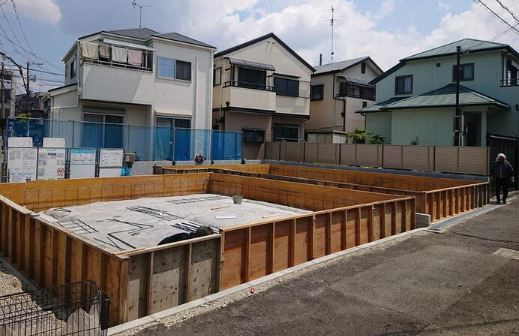 豊中市本町9丁目　新築戸建の前面道路含む現地写真