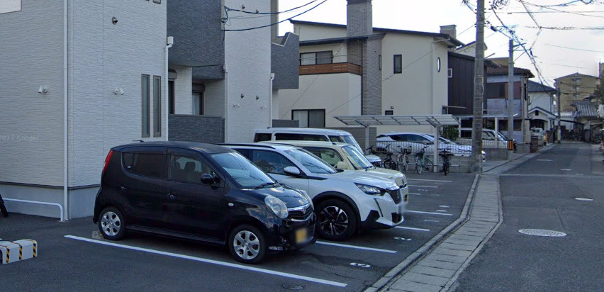 GRANDTIC SAKURAの駐車場