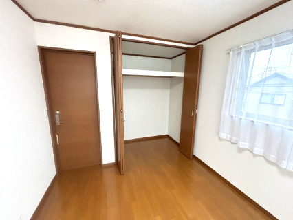 東松山市高坂６丁目　中古戸建の収納|２階 東側洋室（６帖）クローゼット