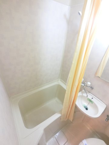 ジュネパレス市川第２４－Ａの浴室