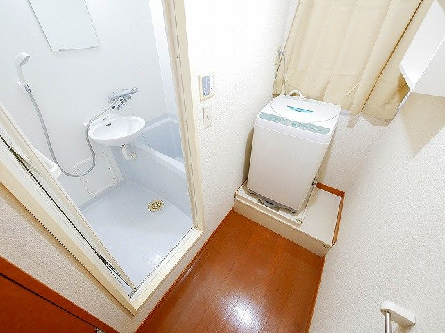 レオパレス悠のその他|室内洗濯置き場