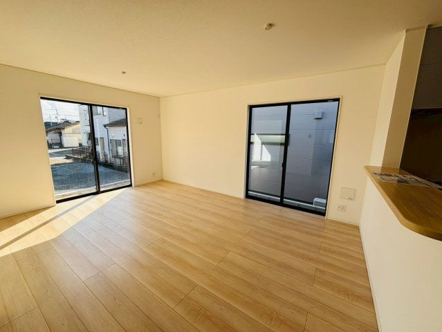 クレイドルガーデン／南区並建町第３／１号棟の居間・リビング