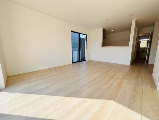 クレイドルガーデン／南区並建町第３／１号棟の居間・リビング