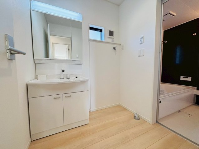 クレイドルガーデン／南区並建町第３／１号棟の独立洗面台