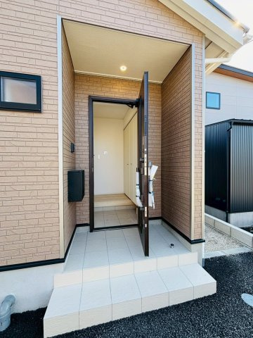 クレイドルガーデン／南区並建町第３／１号棟の玄関