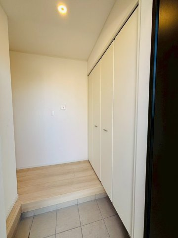 クレイドルガーデン／南区並建町第３／１号棟の玄関