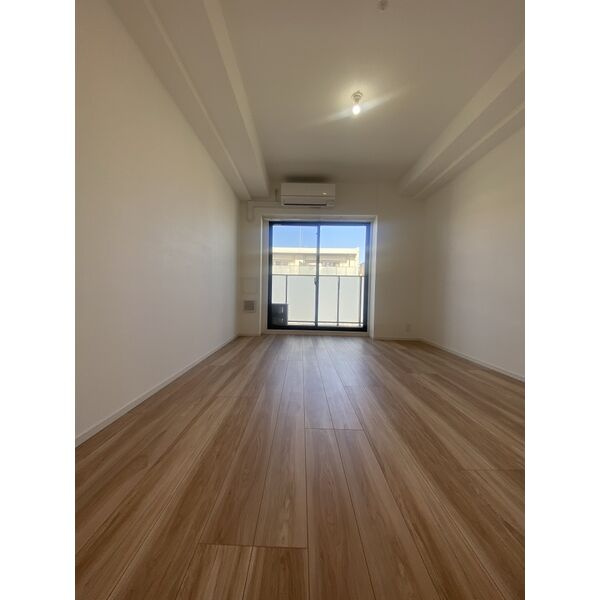 S-RESIDENCE堀田駅前の居間・リビング