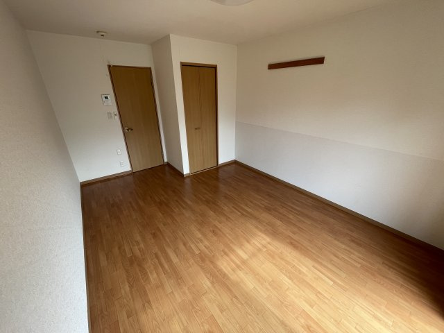 プルミエール東金の洋室