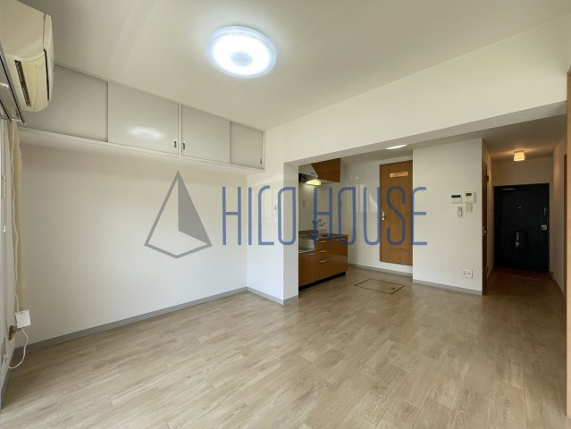 南台ハイツの居間・リビング