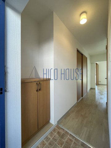 南台ハイツの玄関