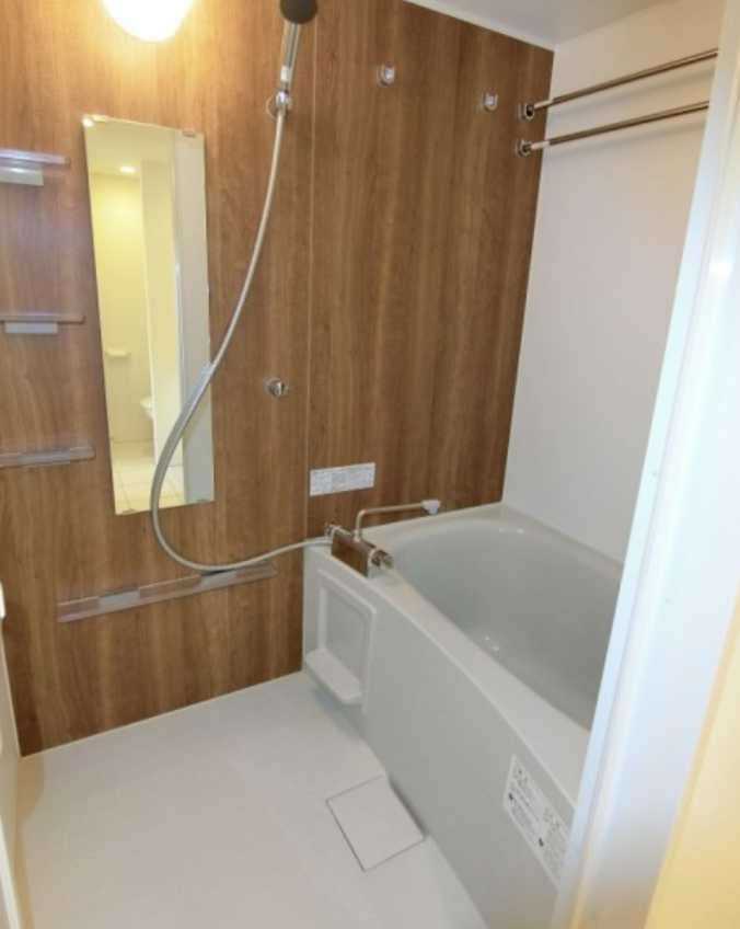 SOU三軒茶屋　築浅　浴室乾燥機　デザイナーズの浴室