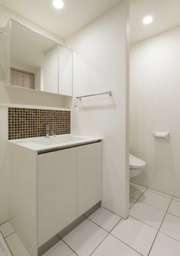 SOU三軒茶屋　築浅　浴室乾燥機　デザイナーズの洗面所