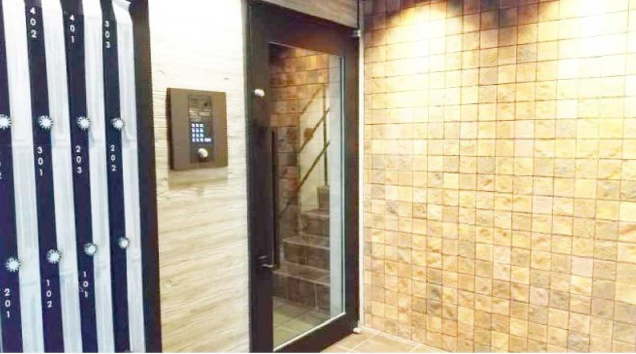 SOU三軒茶屋　築浅　浴室乾燥機　デザイナーズのエントランス