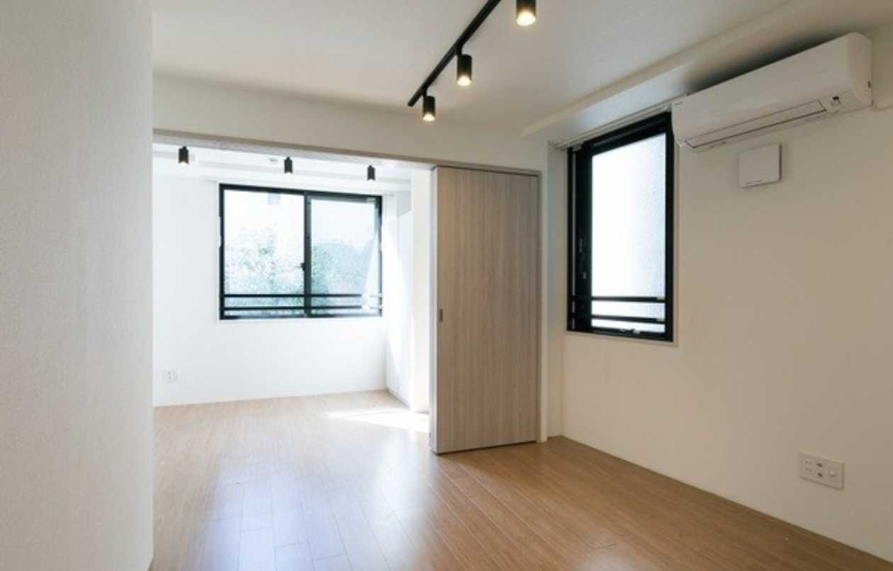 SOU三軒茶屋　築浅　浴室乾燥機　デザイナーズの居間・リビング