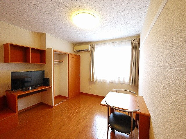 レオパレス富堂の居間・リビング|こちらの居間で趣味の時間をお楽しみください