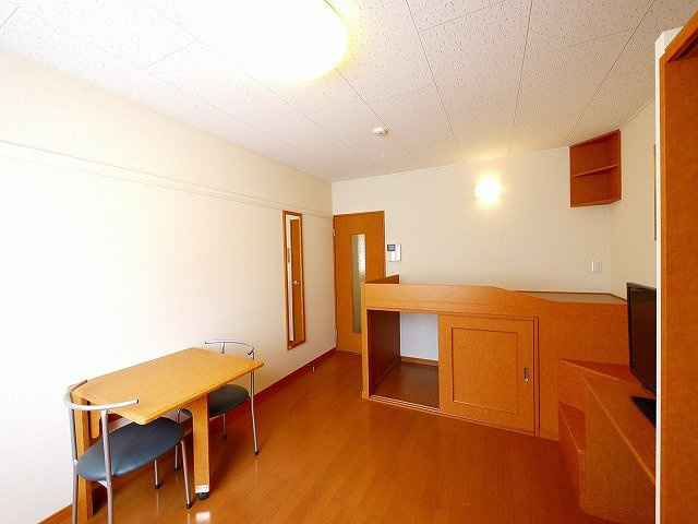 レオパレス富堂の洋室|きれいな洋室です