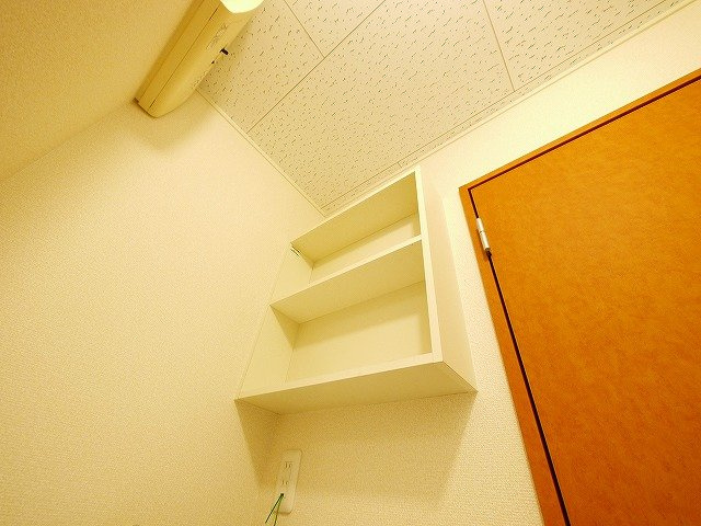 レオパレス富堂の収納|便利な棚があります