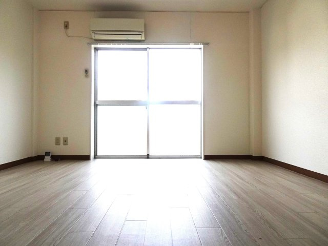 熊本市中央区弥生町のアパートの居間・リビング