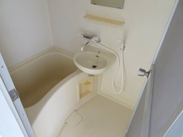 熊本市中央区弥生町のアパートの浴室