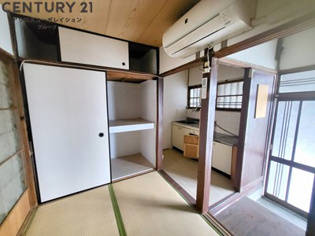 押入ありで収納豊富・人気のエアコン付