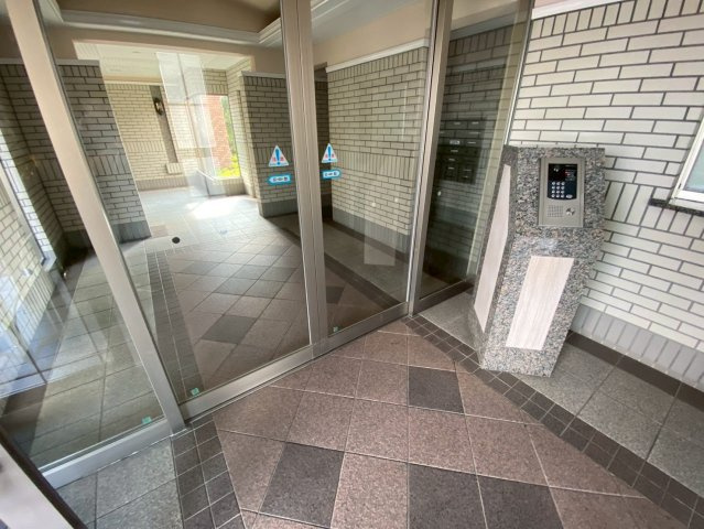 スペクトル尾張瀬戸のエントランス