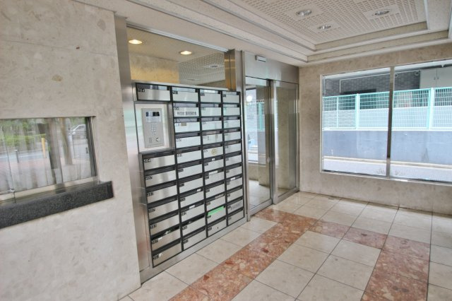 モンシャトー川口のエントランス