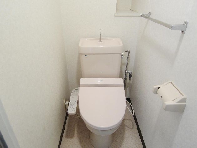 モンシャトー川口のトイレ|別号室の参考写真です。