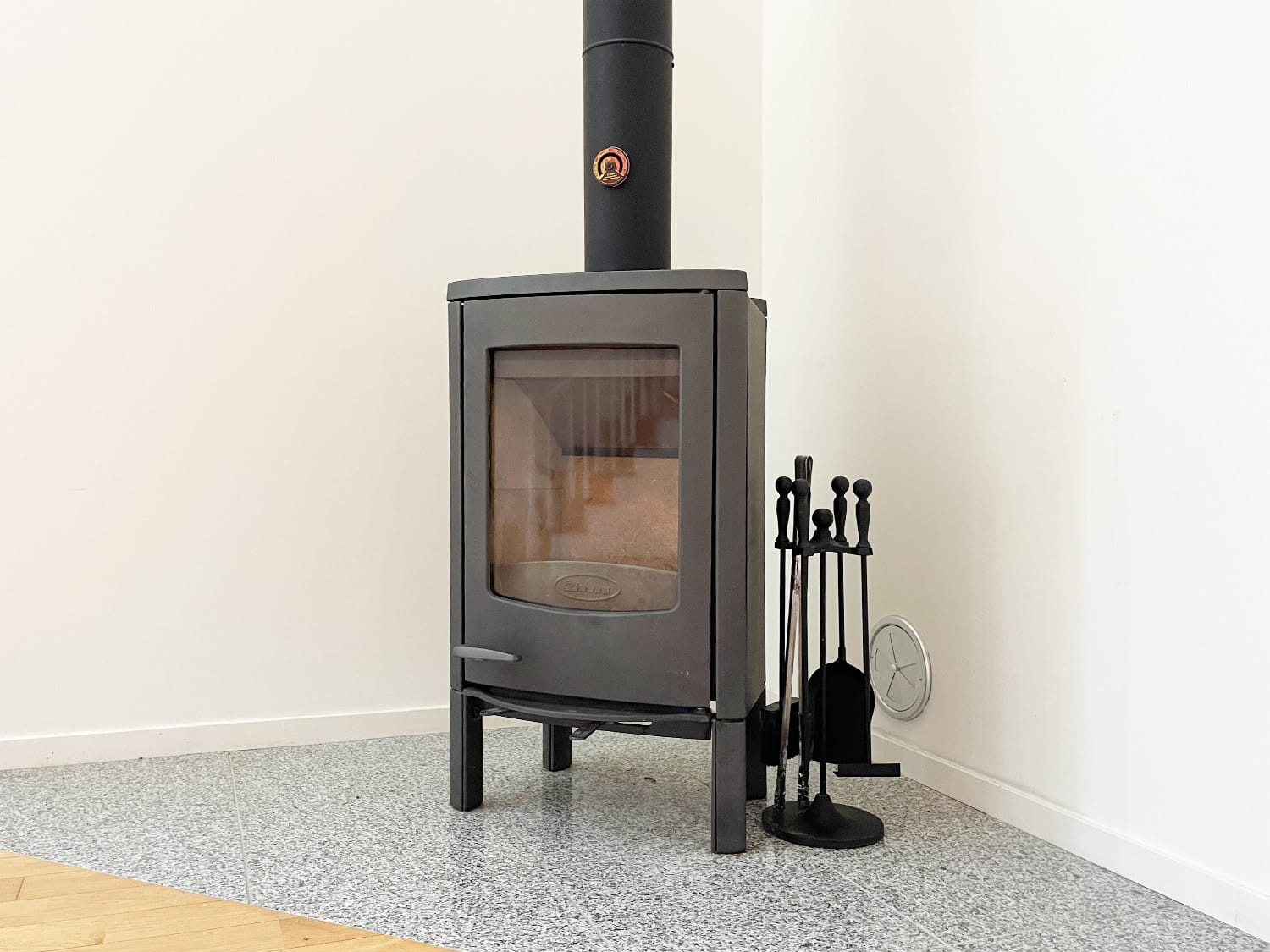 宝塚市宝梅１丁目　戸建の設備|暖炉のあるおうち