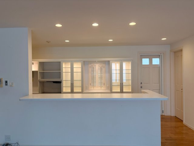 宝塚市宝梅１丁目　戸建の居間・リビング|使いやすいリビングです