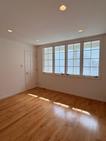 宝塚市宝梅１丁目　戸建の洋室|使い勝手のいい洋室です