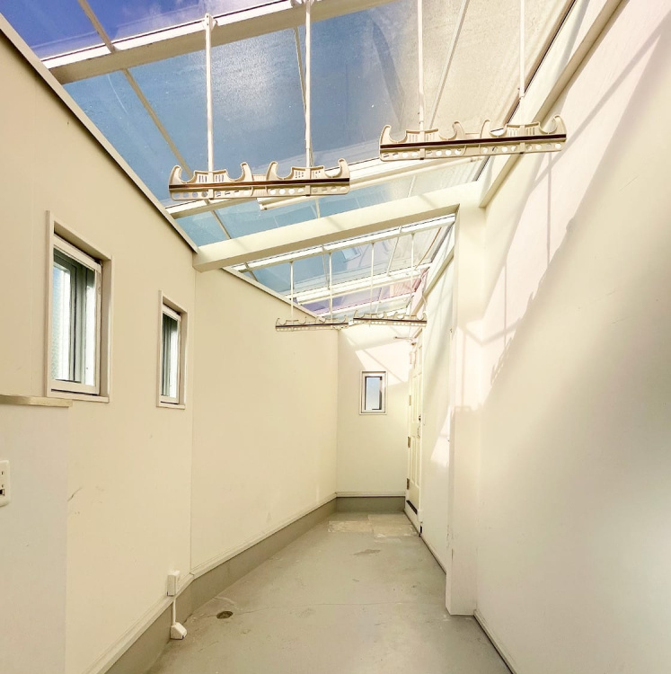 宝塚市宝梅１丁目　戸建のその他|サービスヤードでお洗濯ものが干せます