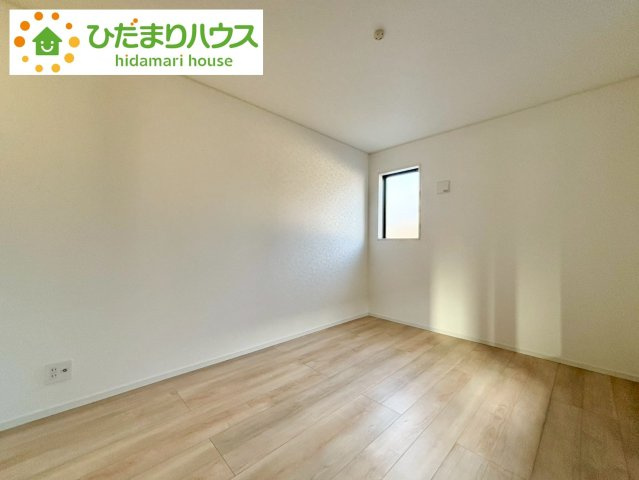 七光台第18　新築戸建　3号棟の洋室|机にベットを置けば子供部屋の完成です！				
