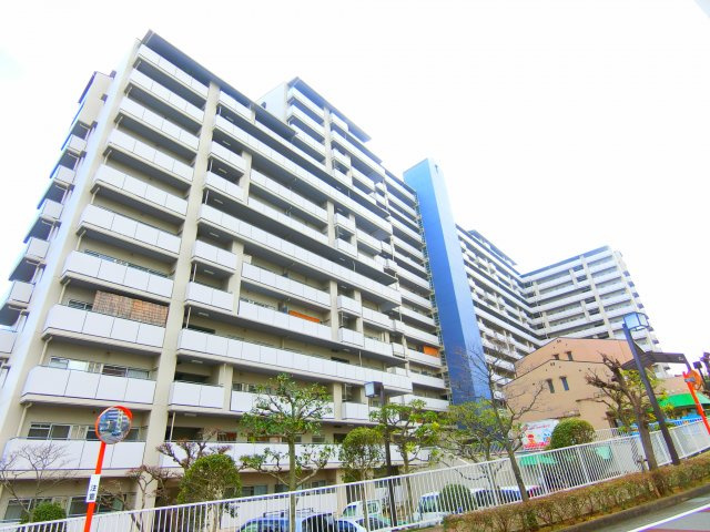 藤和さやまハイタウンの外観