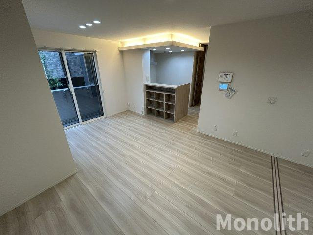 パサログランデ上野芝 の居間・リビング