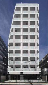 【外観】 | 鉄筋コンクリート造のがっちりとした建物。