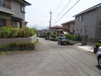 【前面道路含む現地写真】 | 川西市けやき坂1丁目16の3　中古一戸建て