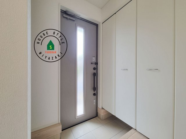 宮崎市熊野第4-2棟（2号棟）の防犯設備|【電子キー】 玄関ドアのカギの開け閉めも、これからは電子錠でスマートに。