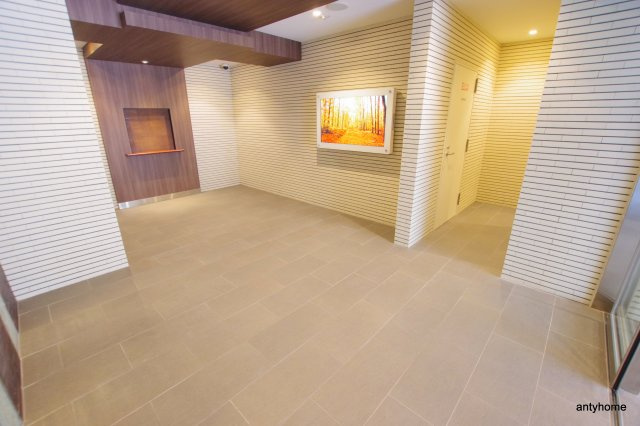 ライブカーサ本町　仲介手数料無料のロビー