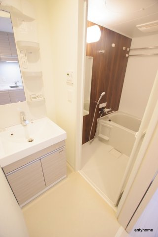 ライブカーサ本町　仲介手数料無料の洗面所