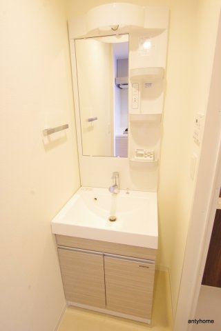 ライブカーサ本町　仲介手数料無料の洗面所