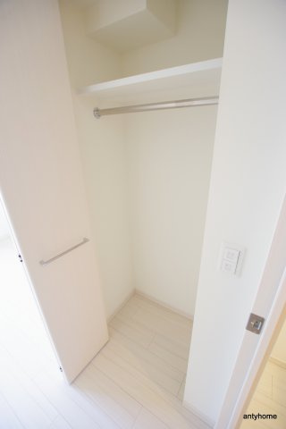 ライブカーサ本町　仲介手数料無料の収納