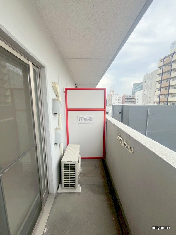 ルクレ難波　仲介手数料無料のバルコニー