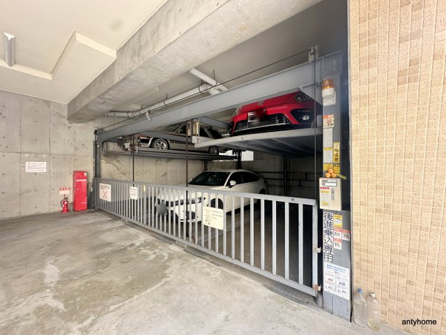 フォレステージュ靭公園　仲介手数料無料の駐車場