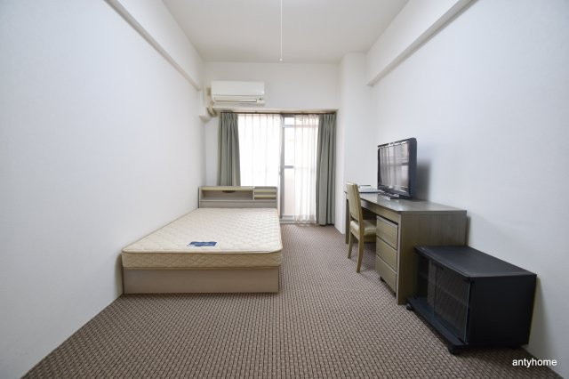 ミールズ江坂　仲介手数料無料の居間・リビング