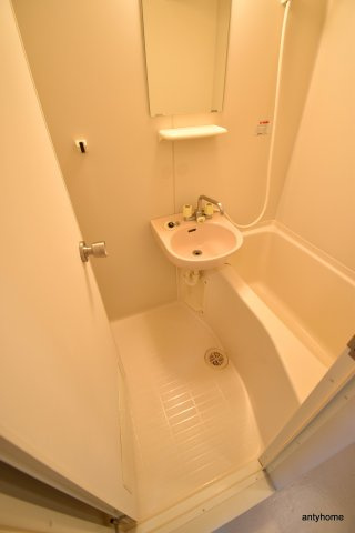 ミールズ江坂　仲介手数料無料の浴室